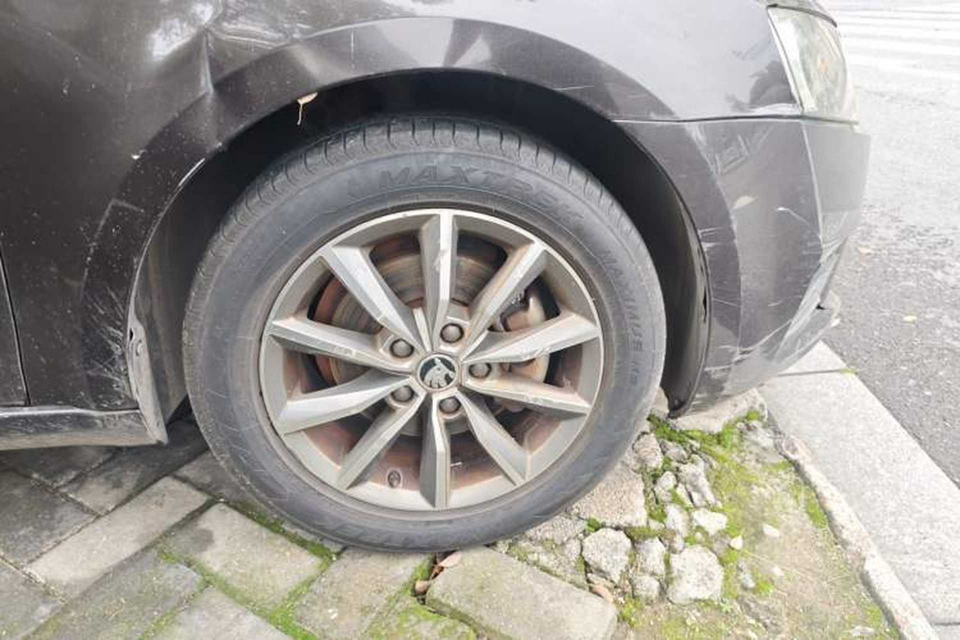 Used Skoda Octavia 2017 1.6L Manual Front-Wheel-Drive Version Right Front Wheel Hub