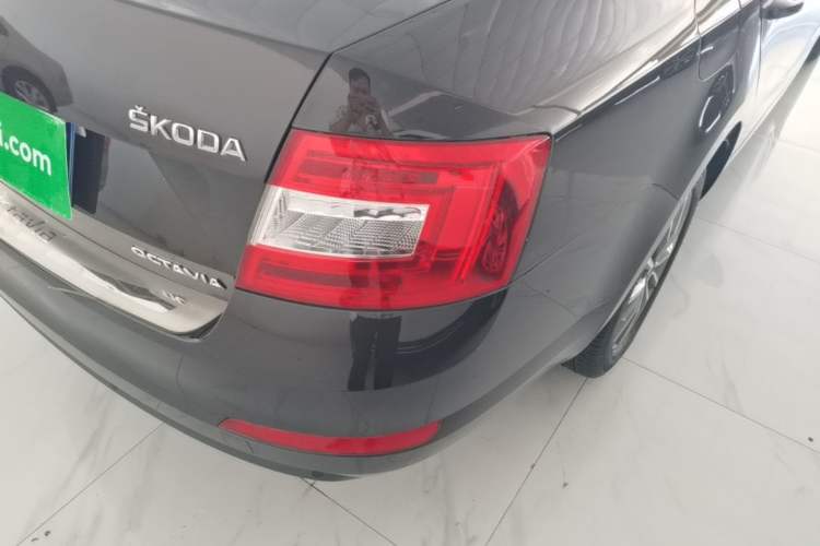 Used Skoda Octavia 2017 1.6L Automatic Chuanxing Edition Right Rear Taillight