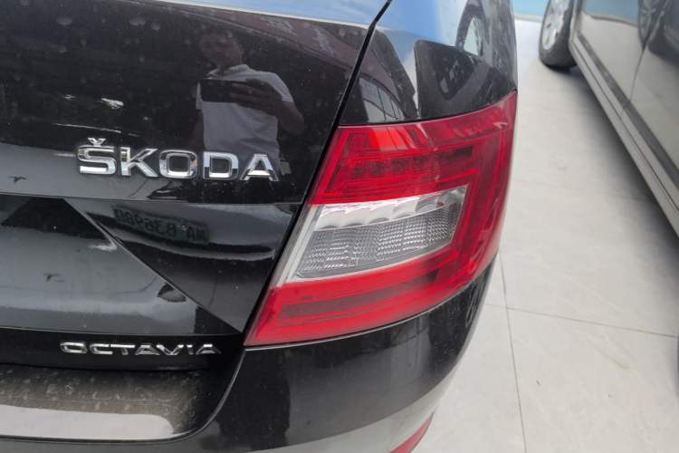 Used Skoda Octavia 2017 1.6L Manual Trend Edition Right Rear Taillight