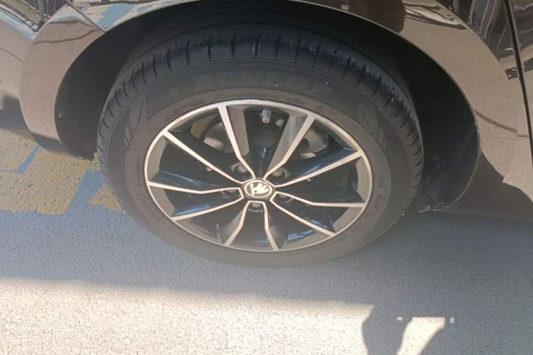 Used Skoda Octavia 2017 1.6L Automatic Smart Drive Edition Right Rear Wheel Hub
