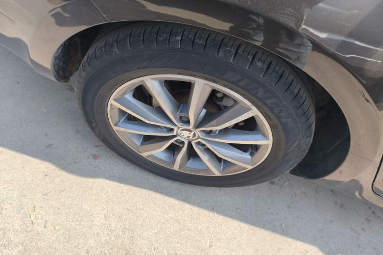Used Skoda Octavia 2017 1.6L Automatic Chuanxing Edition Right Rear Wheel Hub