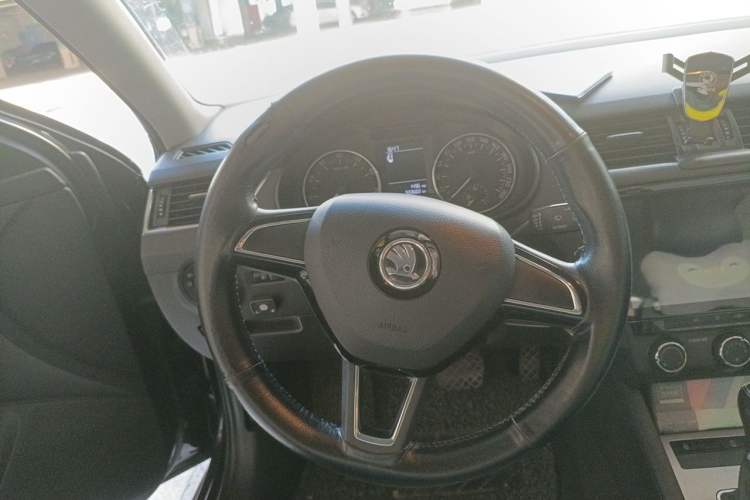 Used Skoda Octavia 2017 1.6L Automatic Chuanxing Edition Steering Wheel