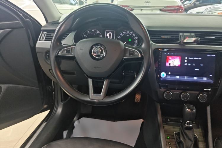 Used Skoda Octavia 2017 1.6L Automatic Smart Drive Edition Steering Wheel