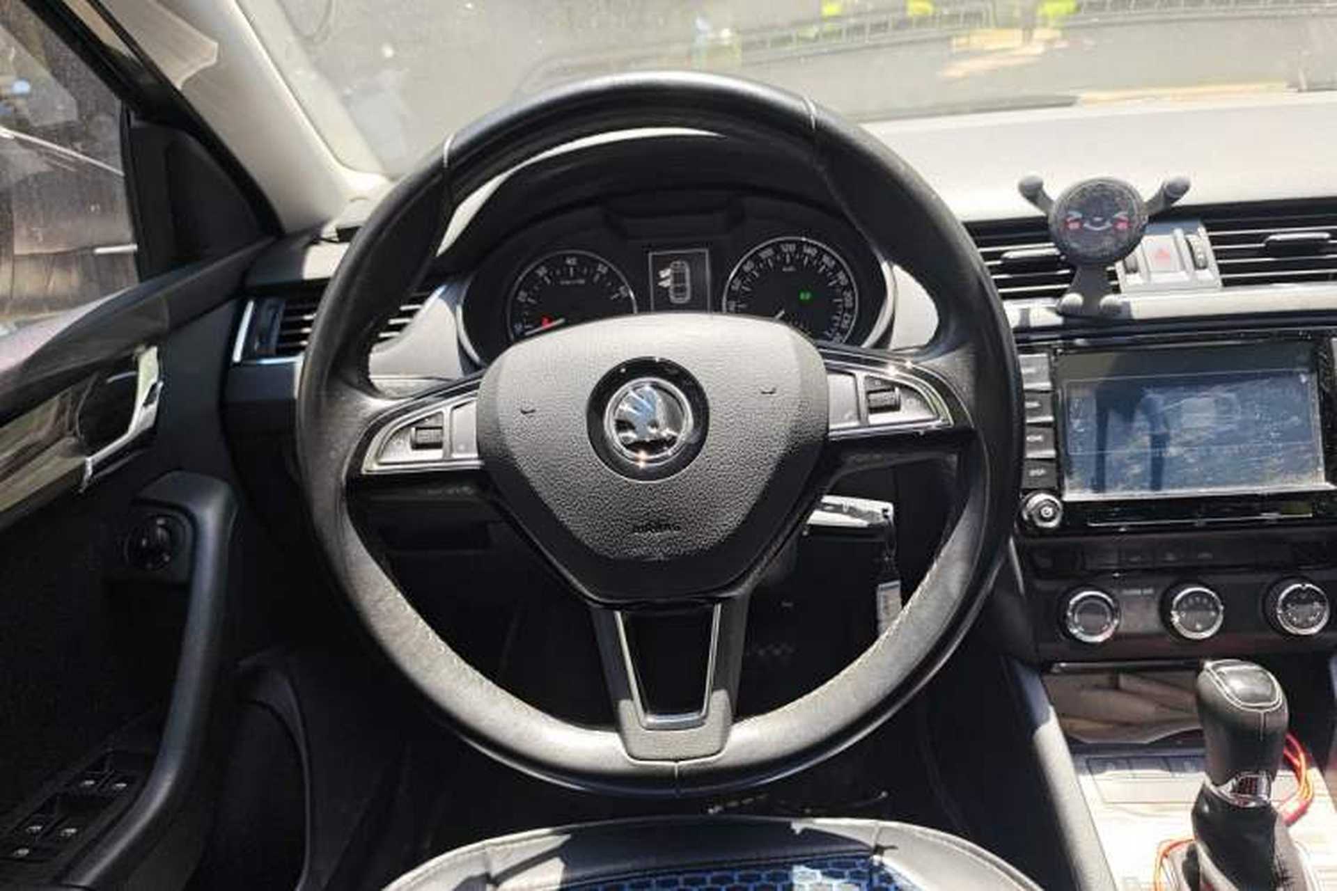 Used Skoda Octavia 2017 1.6L Automatic Smart Drive Edition Steering Wheel