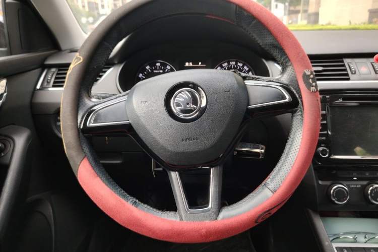 Used Skoda Octavia 2017 1.6L Automatic Chuanxing Edition Steering Wheel