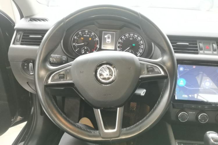 Used Skoda Octavia 2017 1.6L Automatic Smart Drive Edition Steering Wheel
