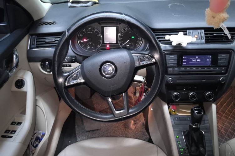 Used Skoda Octavia 2017 1.6L Automatic Smart Drive Edition Steering Wheel