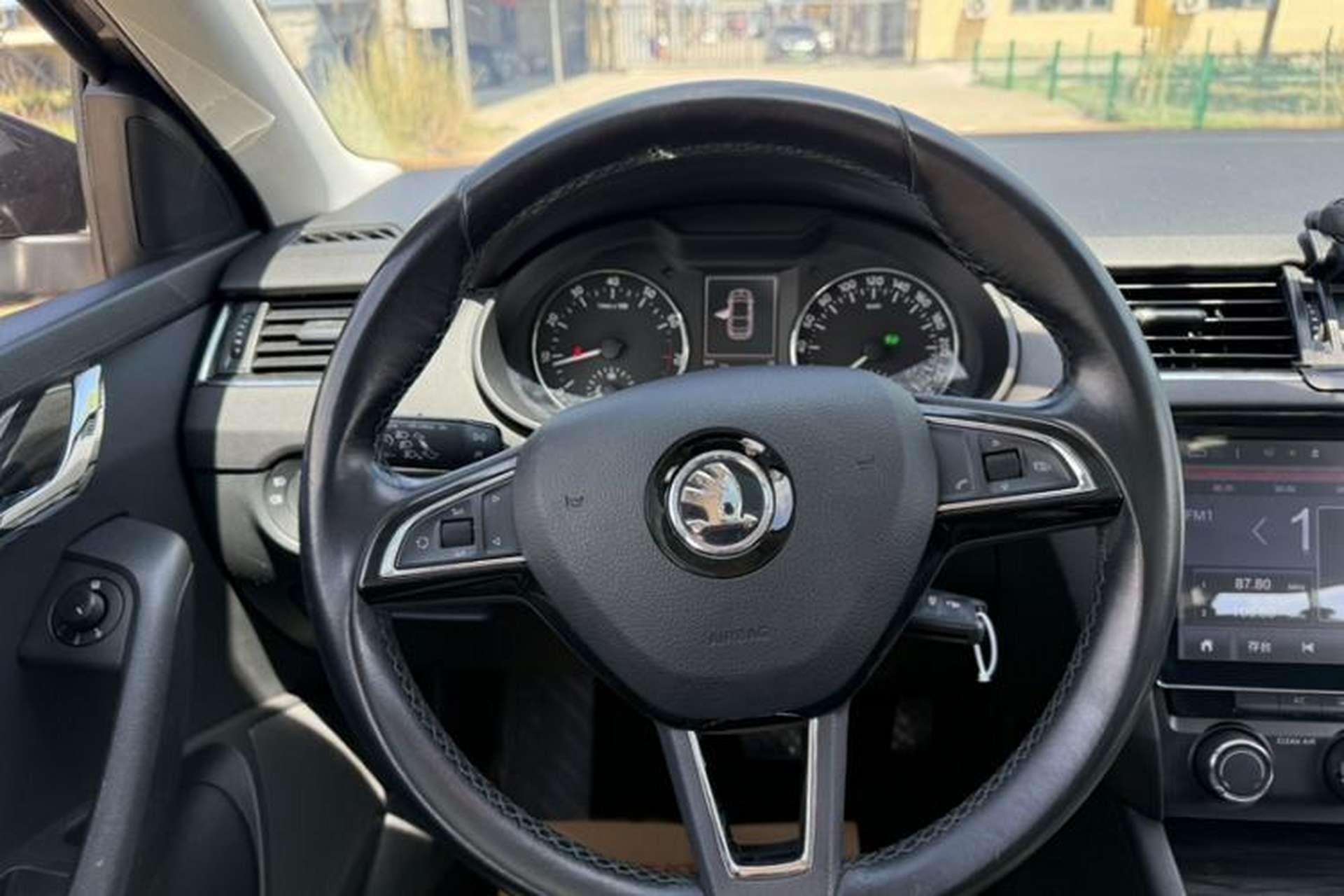 Used Skoda Octavia 2017 1.6L Automatic Smart Drive Edition Steering Wheel