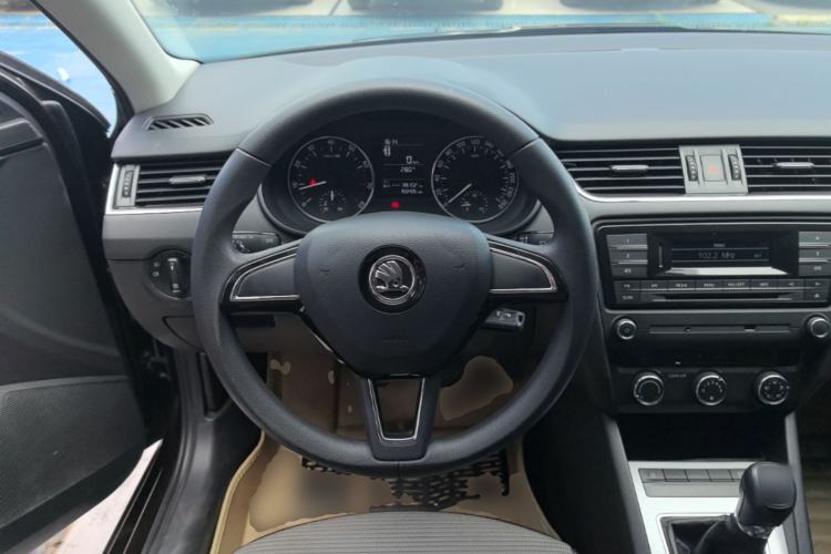 Used Skoda Octavia 2017 1.6L Manual Trend Edition Steering Wheel