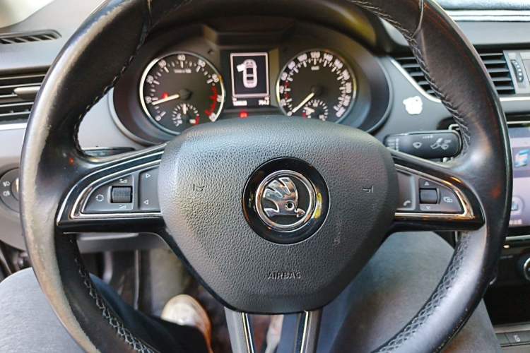 Used Skoda Octavia 2017 1.6L Manual Smart Drive Edition Steering Wheel