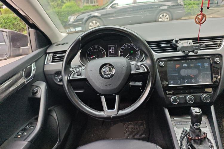 Used Skoda Octavia 2017 1.6L Automatic Smart Drive Edition Steering Wheel