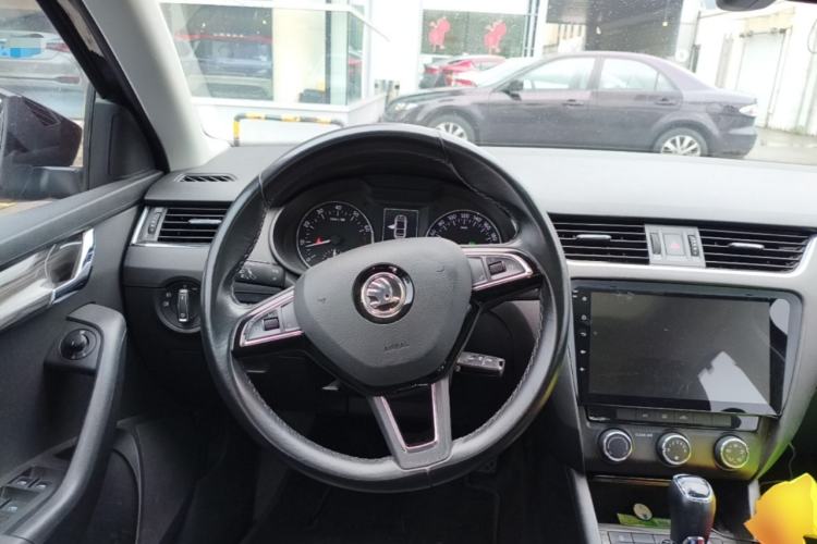 Used Skoda Octavia 2017 1.6L Automatic Smart Drive Edition Steering Wheel