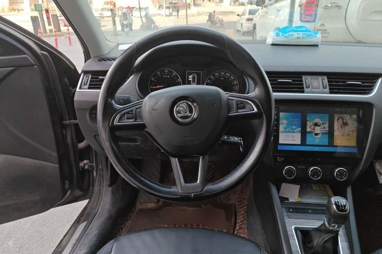 Used Skoda Octavia 2017 1.6L Manual Smart Drive Edition Steering Wheel