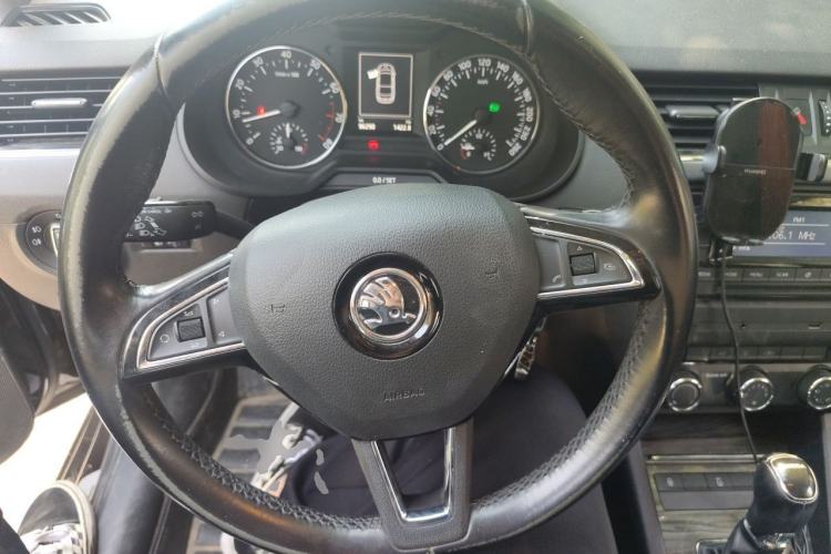 Used Skoda Octavia 2017 1.6L Automatic Smart Drive Edition Steering Wheel