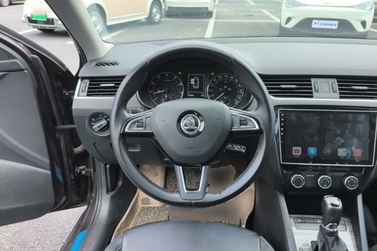 Used Skoda Octavia 2017 1.6L Automatic Smart Drive Edition Steering Wheel