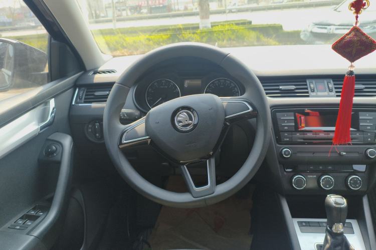 Used Skoda Octavia 2017 1.6L Automatic Chuanxing Edition Steering Wheel