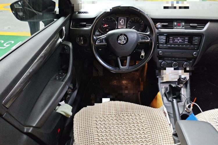 Used Skoda Octavia 2017 1.6L Manual Smart Drive Edition Steering Wheel