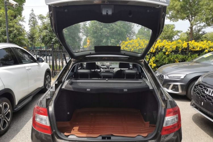 Used Skoda Octavia 2017 1.6L Automatic Smart Drive Edition Trunk