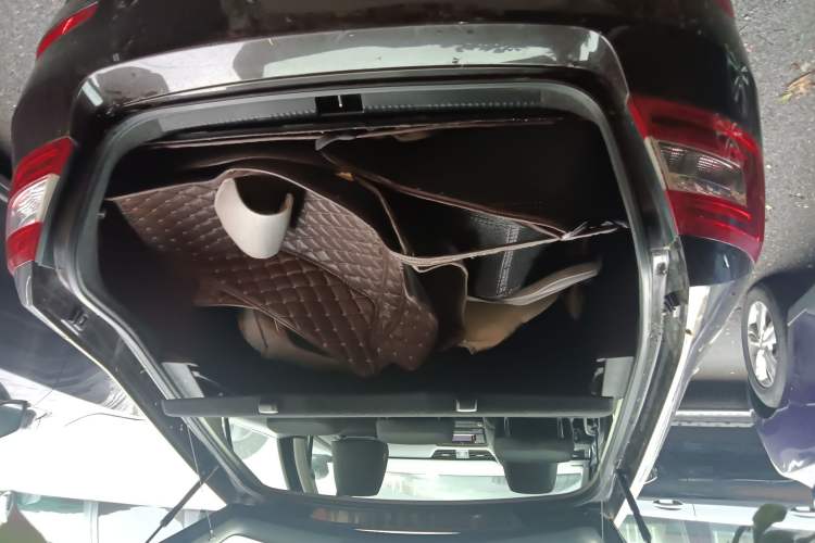 Used Skoda Octavia 2017 Classic Model 1.6L Automatic Comfort Edition Trunk