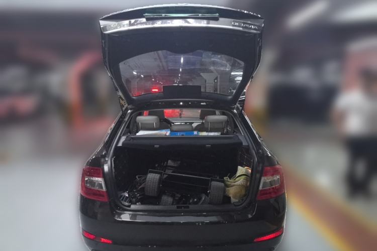 Used Skoda Octavia 2017 1.6L Automatic Smart Drive Edition Trunk