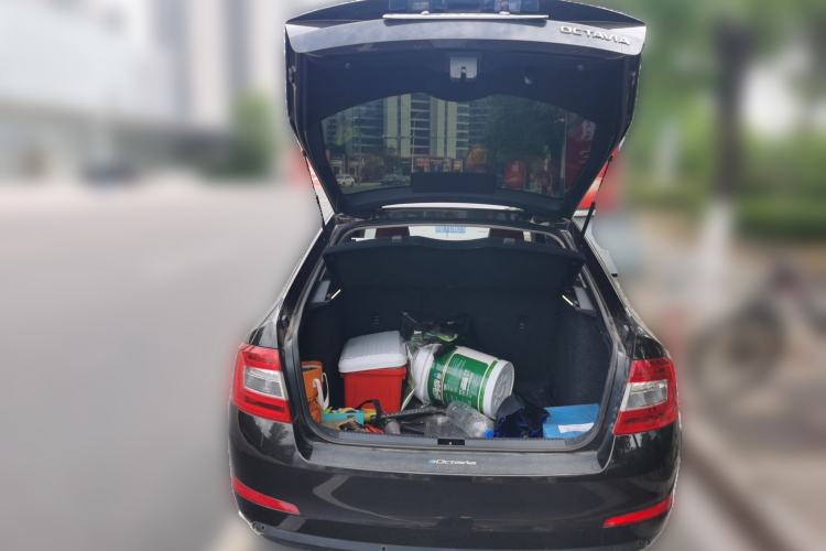 Used Skoda Octavia 2017 1.6L Automatic Chuanxing Edition Trunk