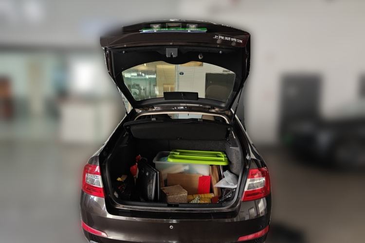 Used Skoda Octavia 2017 1.6L Automatic Chuanxing Edition Trunk