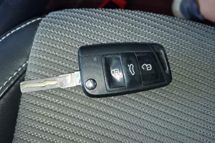 Used Skoda Octavia 2017 1.6L Automatic Chuanxing Edition Vehicle Key