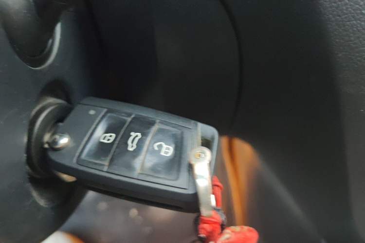 Used Skoda Octavia 2017 1.6L Manual Smart Drive Edition Vehicle Key