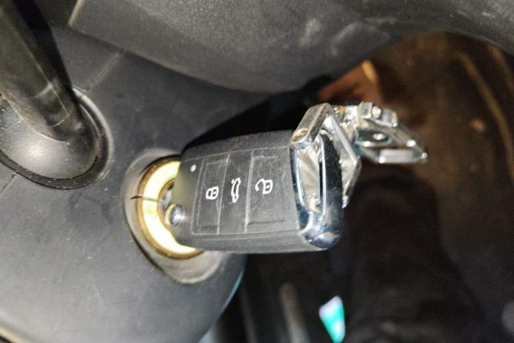 Used Skoda Octavia 2017 1.6L Manual Smart Drive Edition Vehicle Key