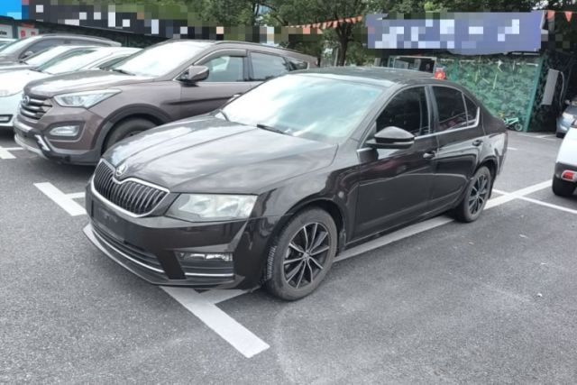 Skoda Octavia 2017 1.6L Automatic Smart Drive Edition с пробегом