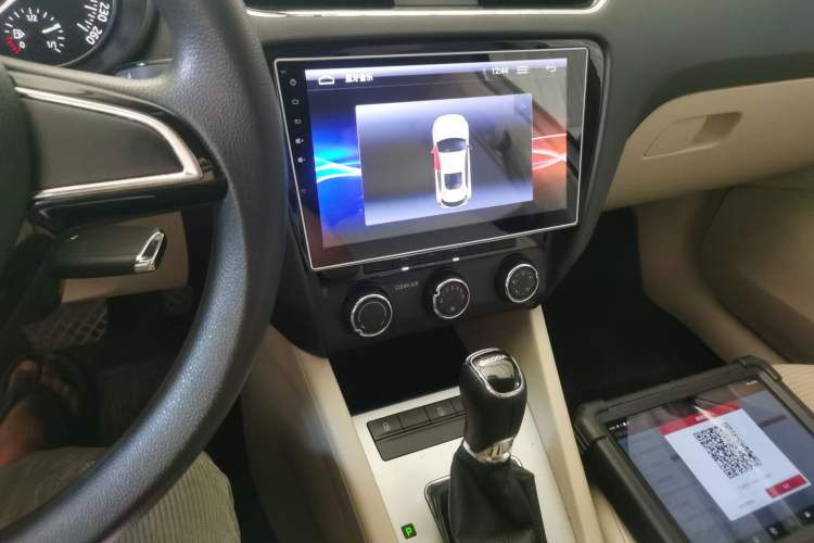 Used Skoda Octavia 2017 1.6L Automatic Chuanxing Edition Audio And AC Panel