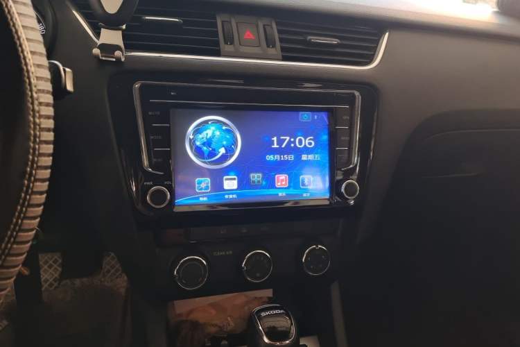 Used Skoda Octavia 2017 1.6L Automatic Chuanxing Edition Audio And AC Panel