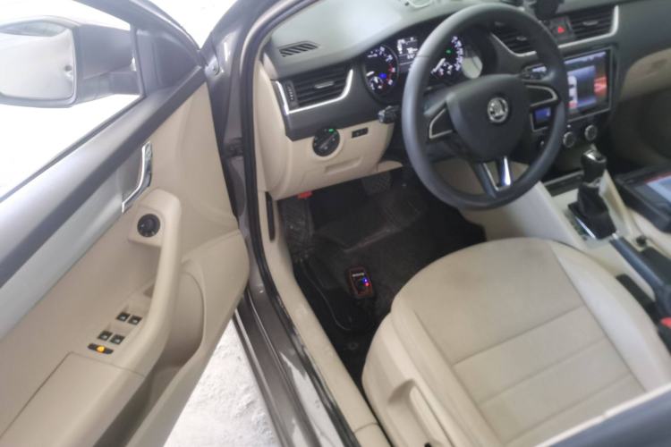 Used Skoda Octavia 2017 1.6L Automatic Chuanxing Edition Driver Seat