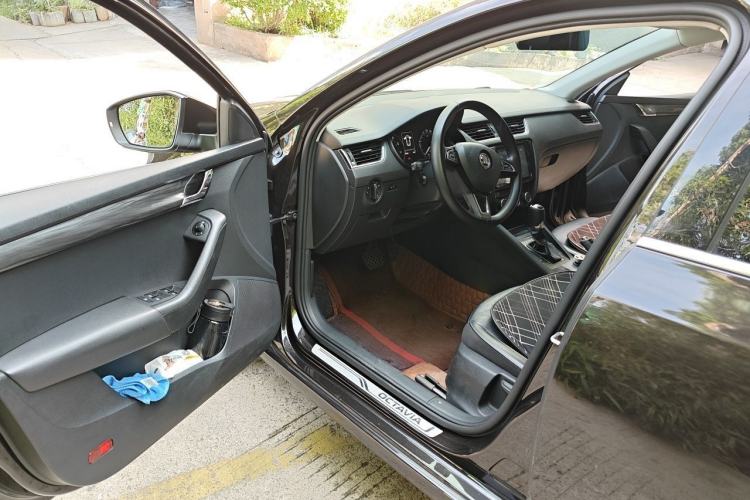 Used Skoda Octavia 2017 TSI280 DSG Smart Drive Edition Driver Seat