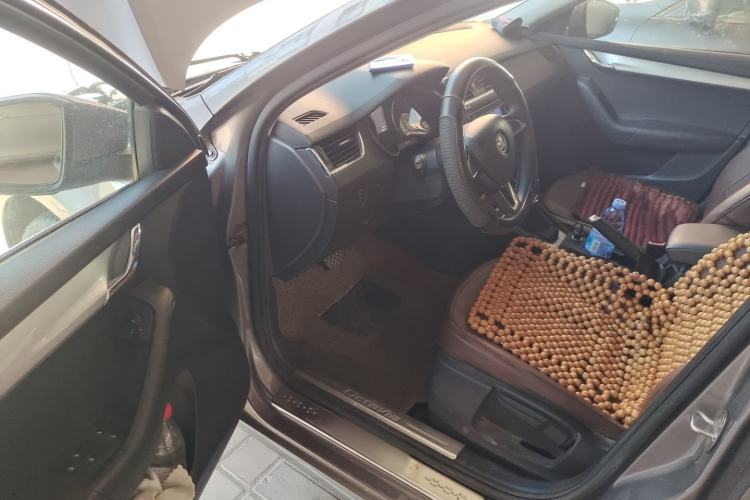 Used Skoda Octavia 2017 1.6L Automatic Chuanxing Edition Driver Seat