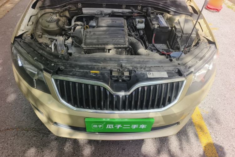 Used Skoda Octavia 2017 1.6L Automatic Chuanxing Edition Engine Bay