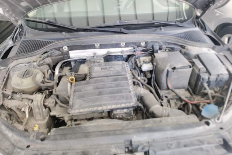 Used Skoda Octavia 2017 1.6L Automatic Chuanxing Edition Engine Bay