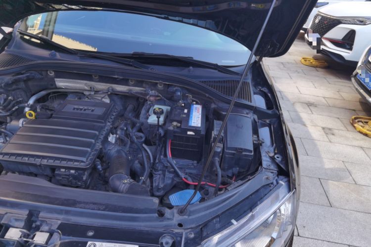 Used Skoda Octavia 2017 1.6L Automatic Smart Drive Edition Engine Bay Left