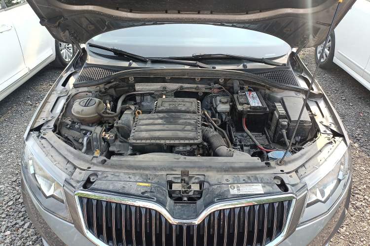 Used Skoda Octavia 2017 1.6L Automatic Smart Drive Edition Engine Bay