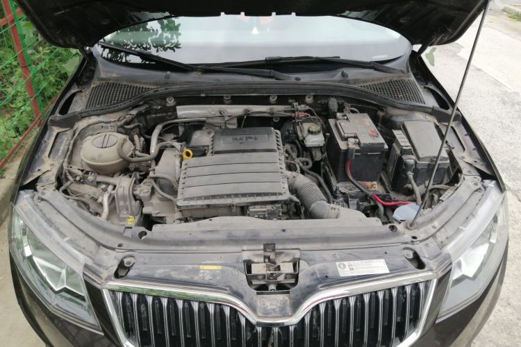 Used Skoda Octavia 2017 1.6L Automatic Smart Drive Edition Engine Bay