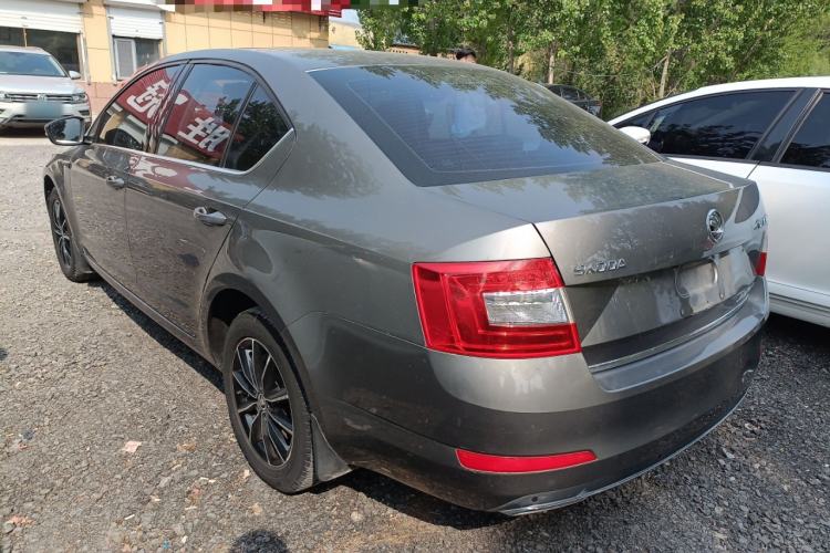 Used Skoda Octavia 2017 1.6L Automatic Smart Drive Edition Exterior 2