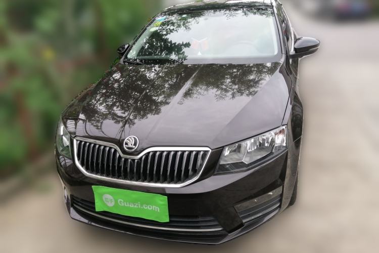 Used Skoda Octavia 2017 1.6L Automatic Smart Drive Edition Front