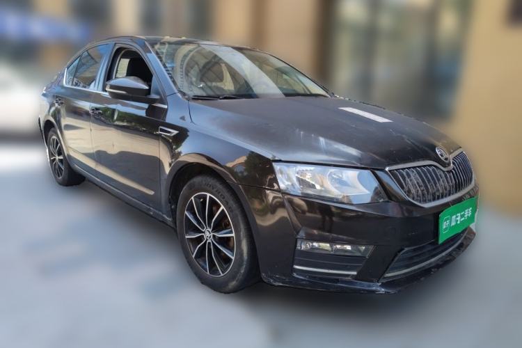 Used Skoda Octavia 2017 1.6L Manual Smart Drive Edition Front Right 45 Deg