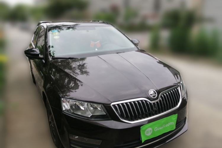 Used Skoda Octavia 2017 1.6L Automatic Smart Drive Edition Front Right 45 Deg