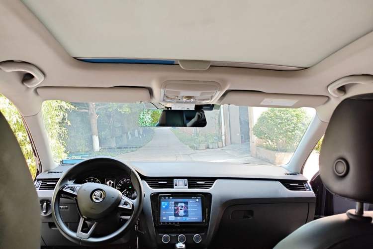 Used Skoda Octavia 2017 TSI280 DSG Smart Drive Edition Headliner