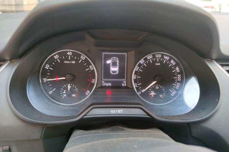 Used Skoda Octavia 2017 1.6L Manual Smart Drive Edition Instrument Cluster
