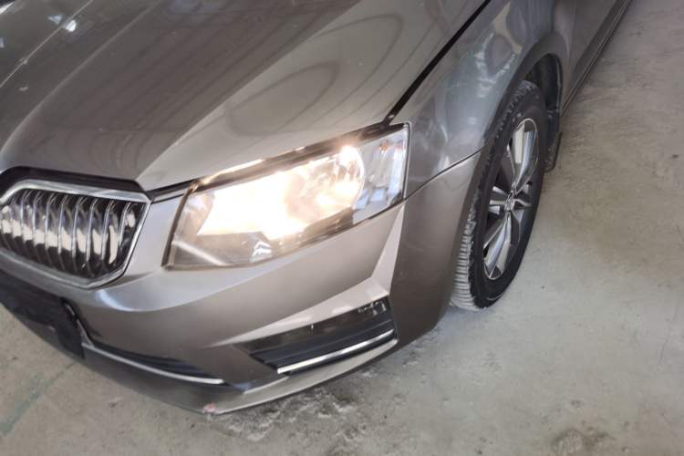 Used Skoda Octavia 2017 1.6L Automatic Chuanxing Edition Left Front Headlight