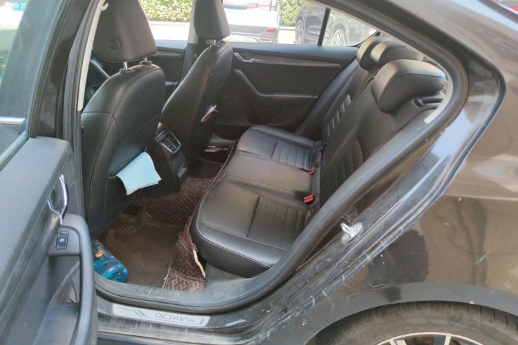 Used Skoda Octavia 2017 1.6L Manual Smart Drive Edition Left Rear Seat