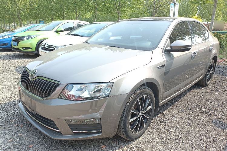 Used Skoda Octavia 2017 1.6L Automatic Smart Drive Edition Guazi used car, China used car export, Used car for sale, Used cars, Cheapest cars for sale