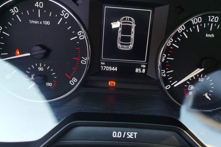 Used Skoda Octavia 2017 1.6L Automatic Smart Drive Edition Odometer Close Up